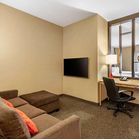Cambria Hotel Akron - Canton Airport Uniontown Buitenkant foto