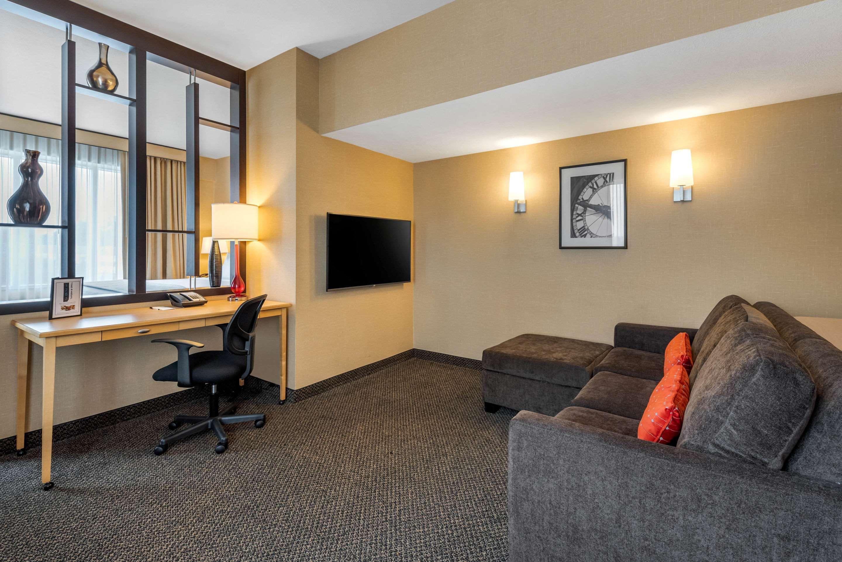 Cambria Hotel Akron - Canton Airport Uniontown Buitenkant foto