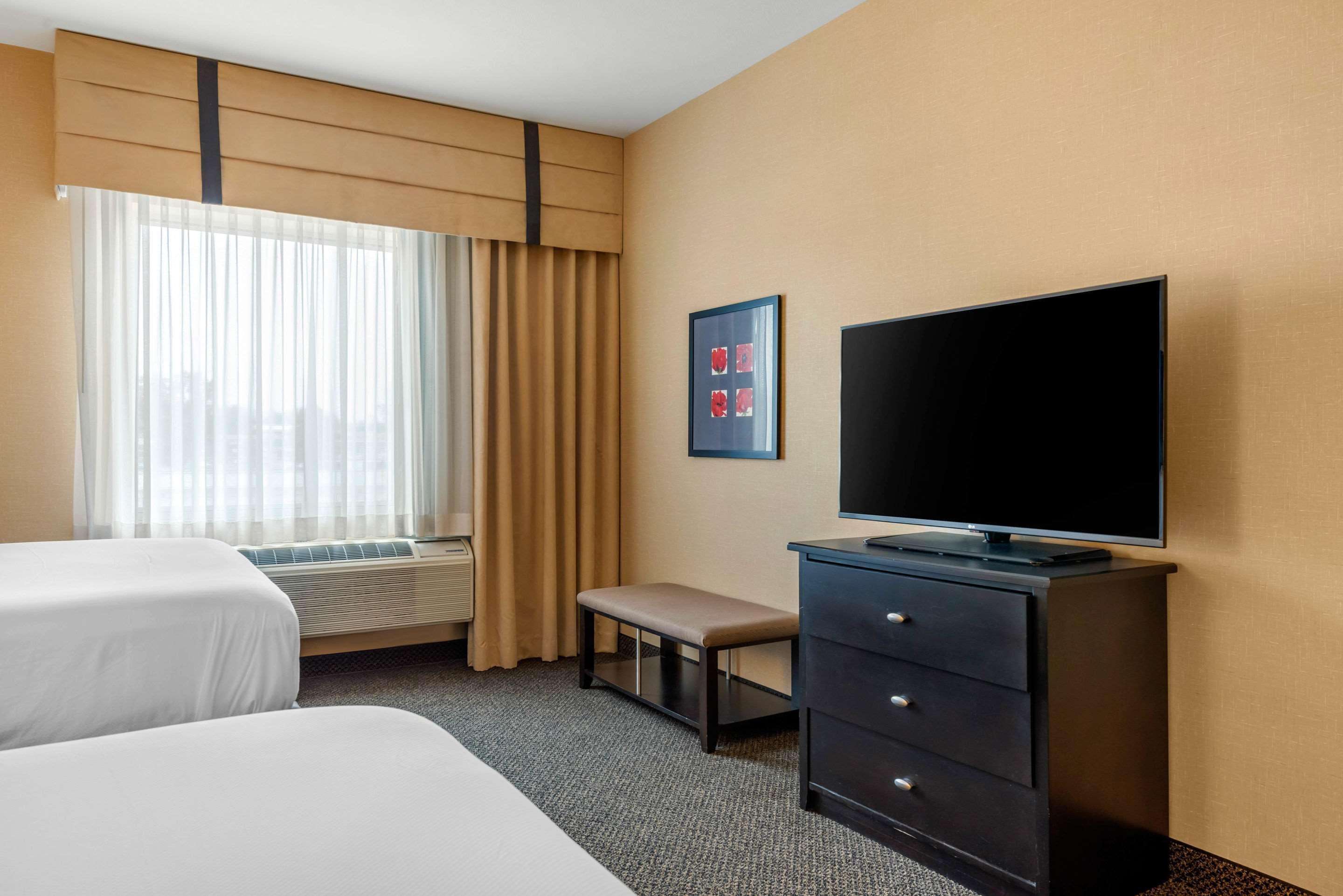 Cambria Hotel Akron - Canton Airport Uniontown Buitenkant foto