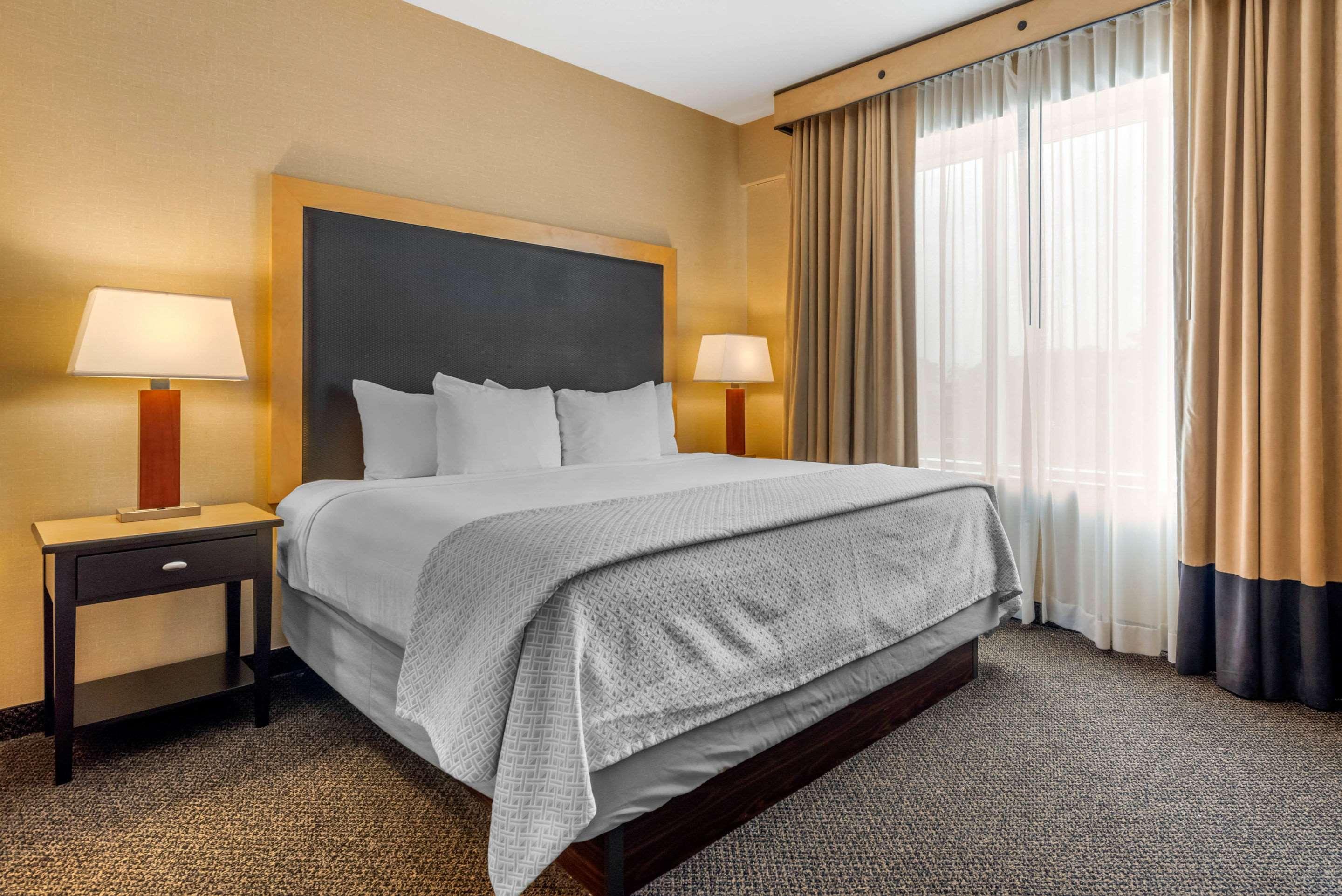 Cambria Hotel Akron - Canton Airport Uniontown Buitenkant foto