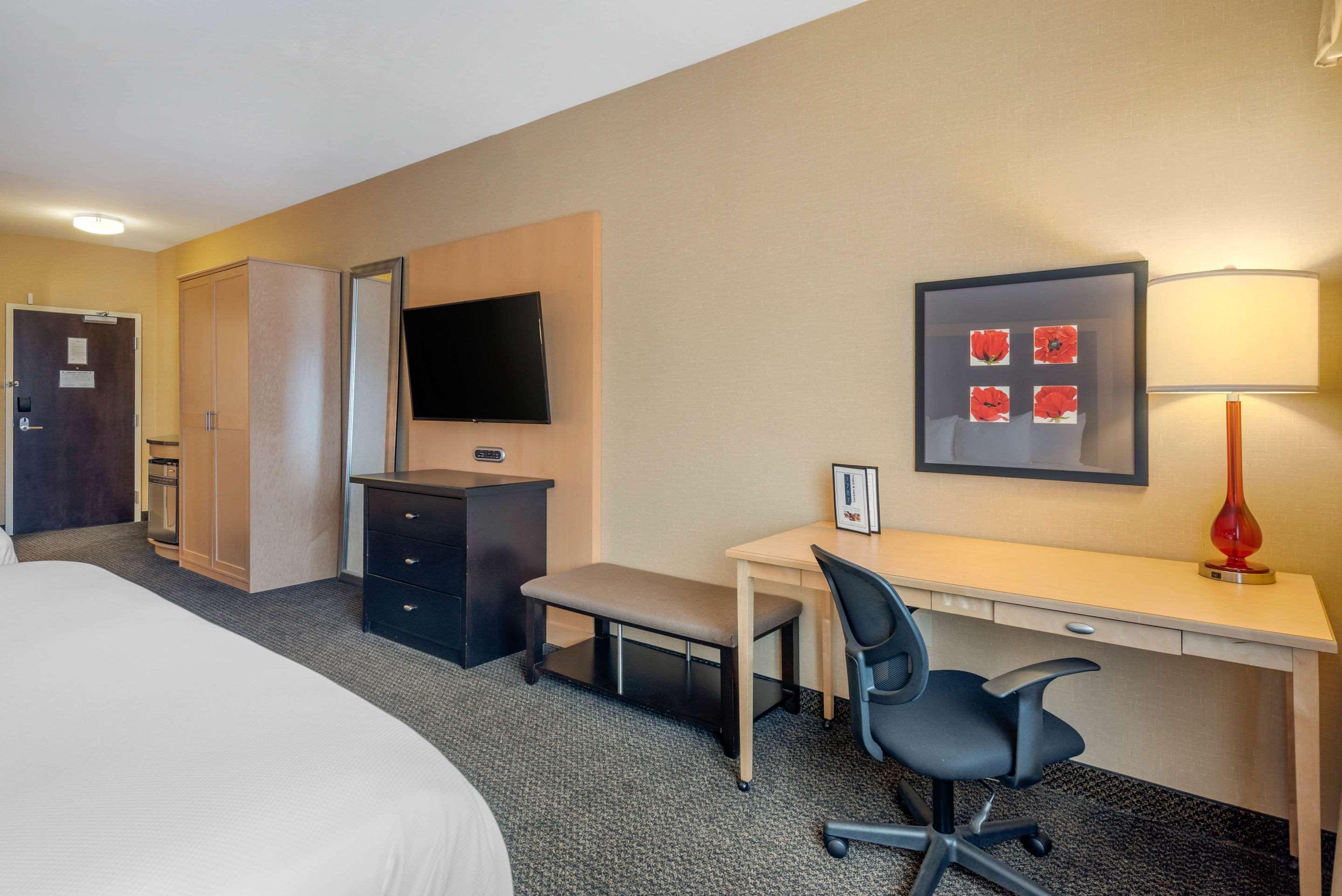 Cambria Hotel Akron - Canton Airport Uniontown Buitenkant foto
