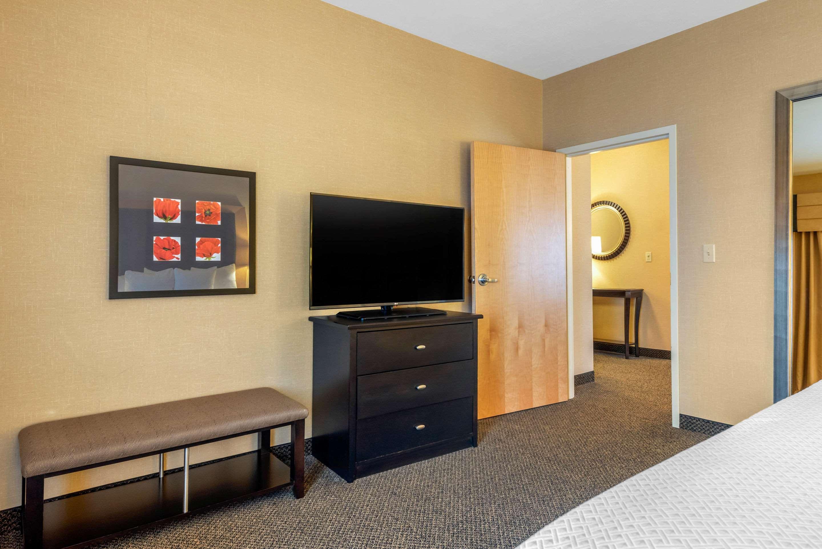 Cambria Hotel Akron - Canton Airport Uniontown Buitenkant foto
