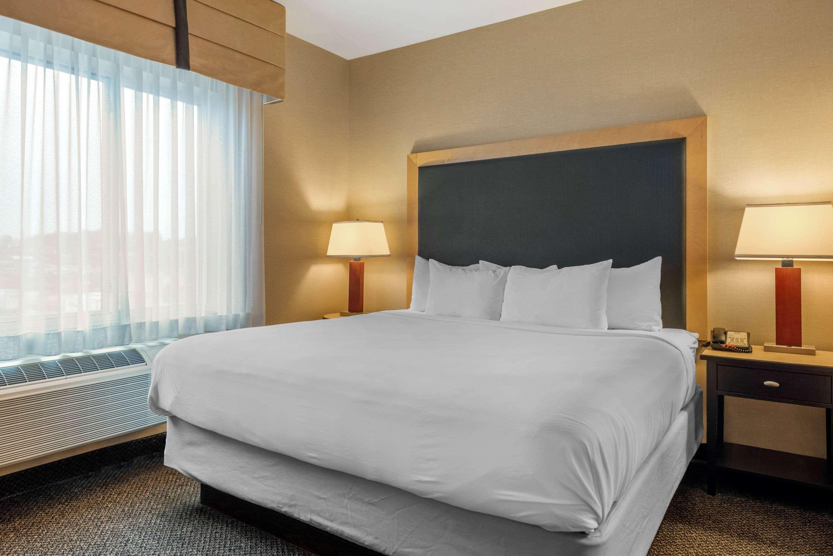Cambria Hotel Akron - Canton Airport Uniontown Buitenkant foto