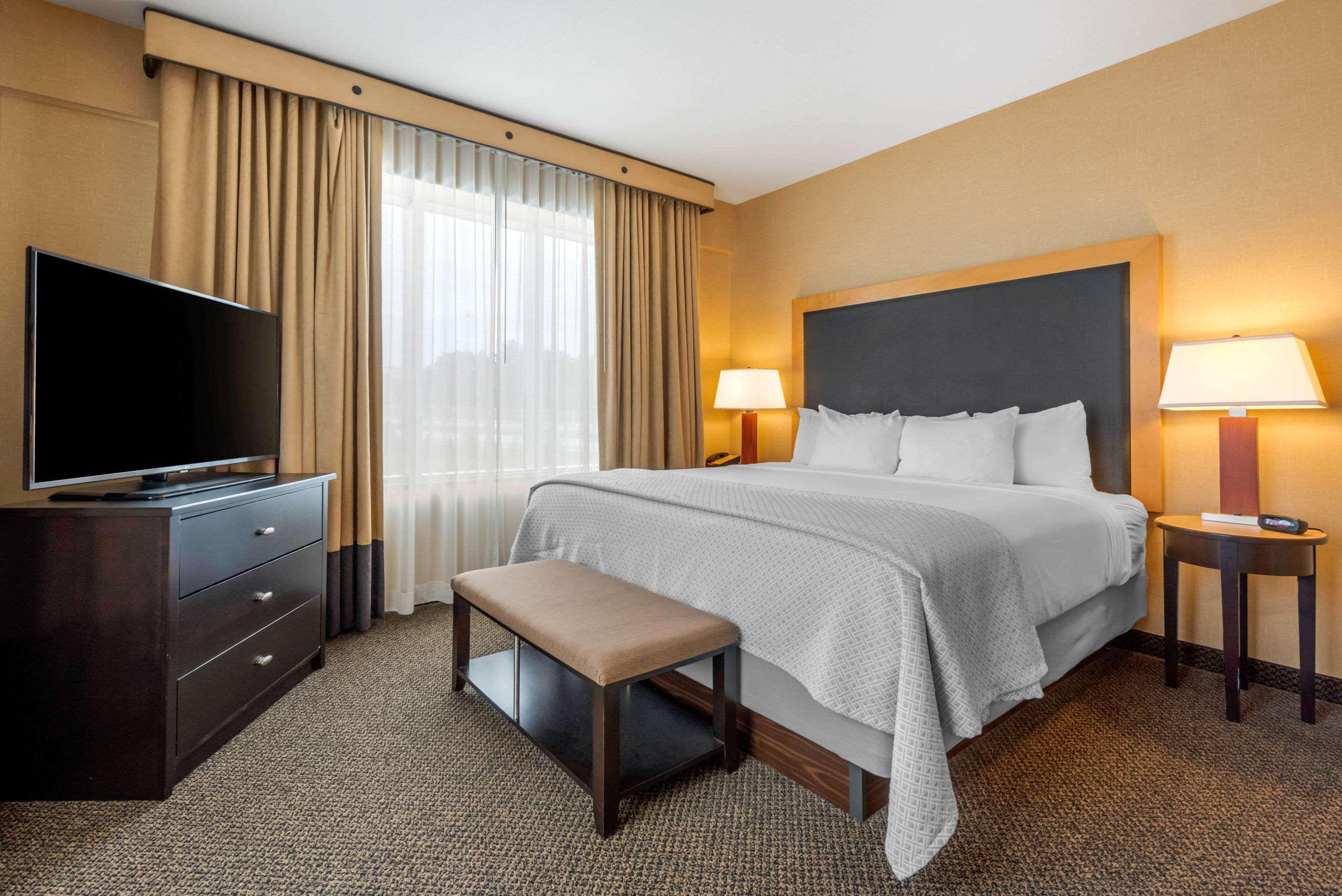 Cambria Hotel Akron - Canton Airport Uniontown Buitenkant foto