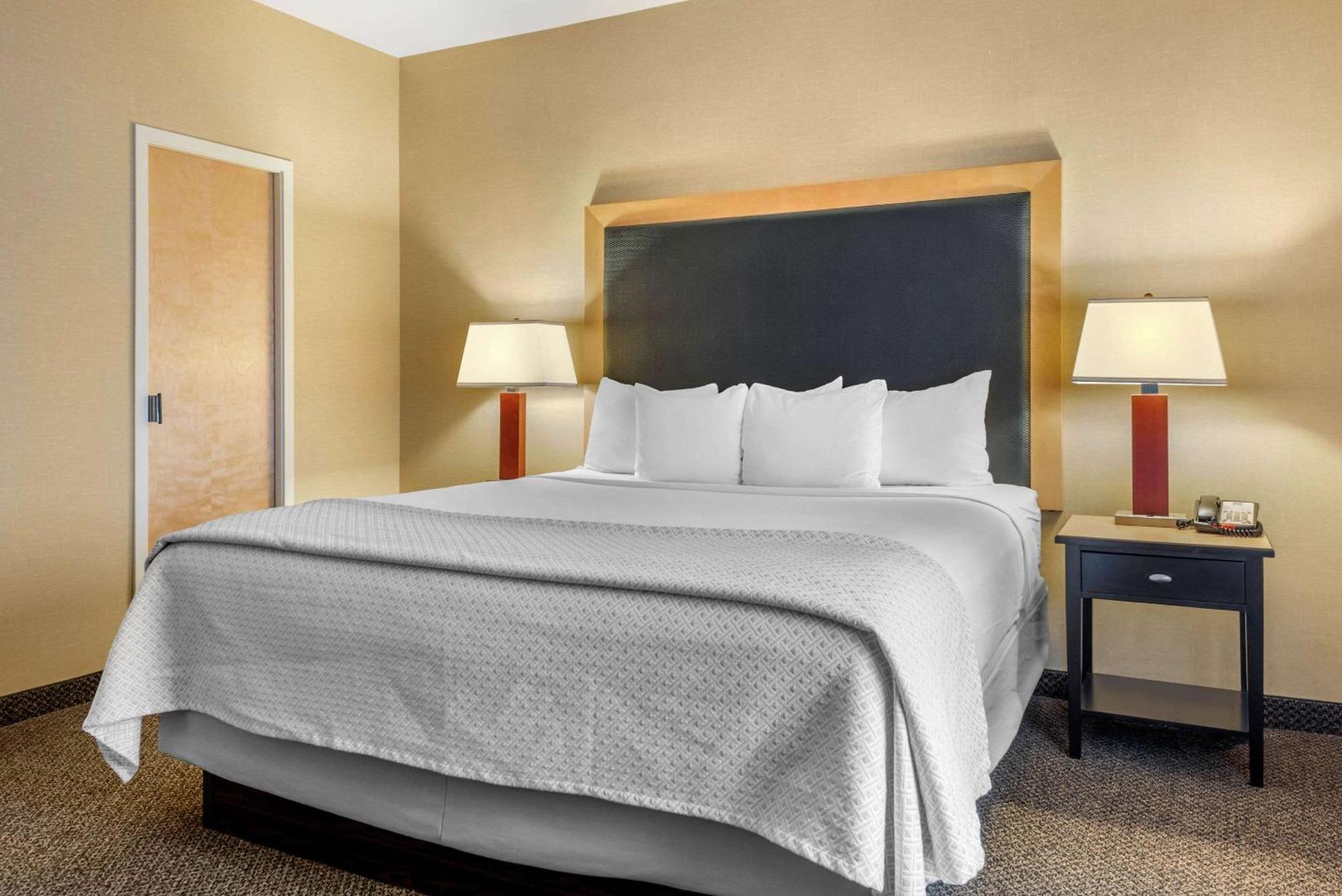 Cambria Hotel Akron - Canton Airport Uniontown Buitenkant foto