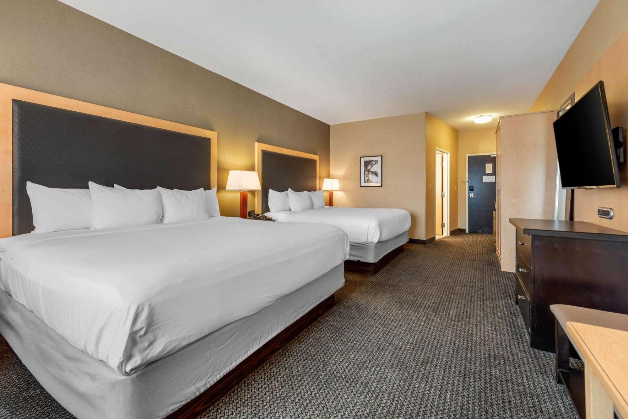Cambria Hotel Akron - Canton Airport Uniontown Buitenkant foto